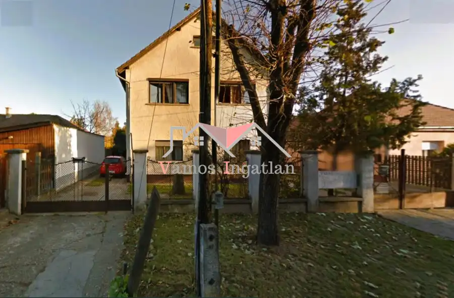 eladó családi ház, Vác