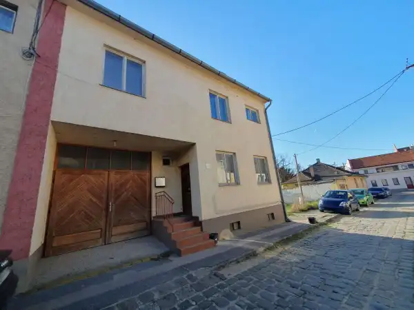 Eladó családi ház, Vác 5+1 szoba 192 m² 119 M Ft