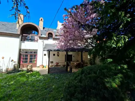 Eladó családi ház, Vác 4+1 szoba 200 m² 160 M Ft