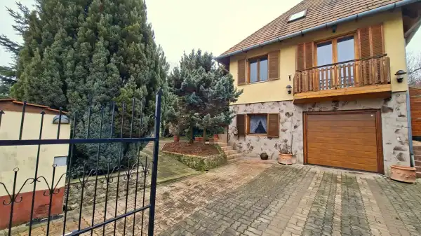 Eladó családi ház, Verőce 5 szoba 245 m² 185 M Ft